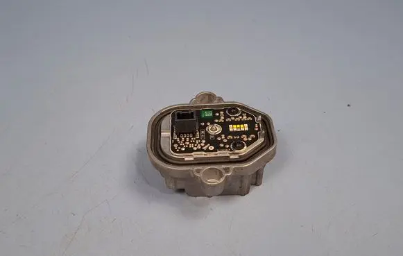 Volvo XC90 Headlight ballast module Xenon B105151B 31468919