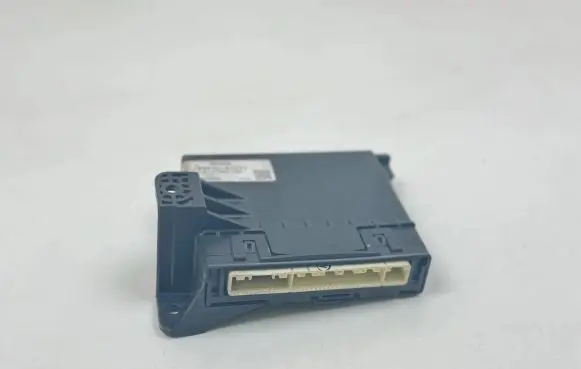 Toyota Avensis T270 Other control units/modules 8865005251