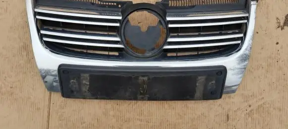Volkswagen Jetta V Front grill 1k5853653