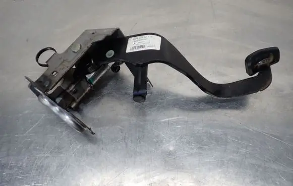 Mitsubishi Colt Clutch pedal 