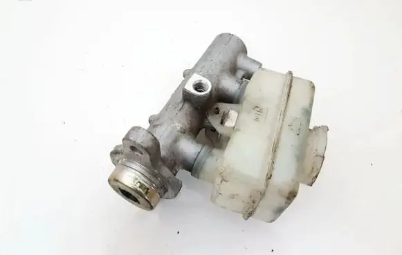 Subaru Forester SF Master brake cylinder