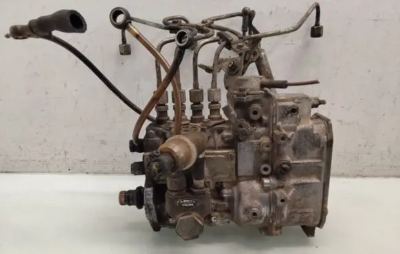Mercedes-Benz W123 Fuel injection high pressure pump 6160706801