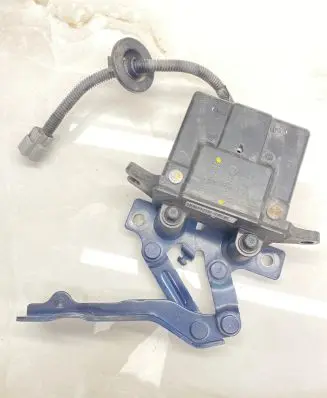 Hyundai Santa Fe Bonnet Pedestrian Airbag Actuator 791502W000 HJZ0009