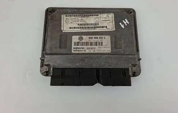 Volkswagen Polo Engine control unit/module 03D906032C 5WP4012403