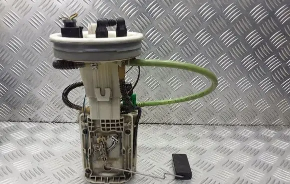 Audi A4 S4 B6 8E 8H Mechanical fuel pump 8E09198050D