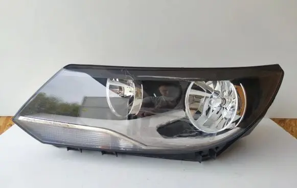 Volkswagen Tiguan Headlight/headlamp