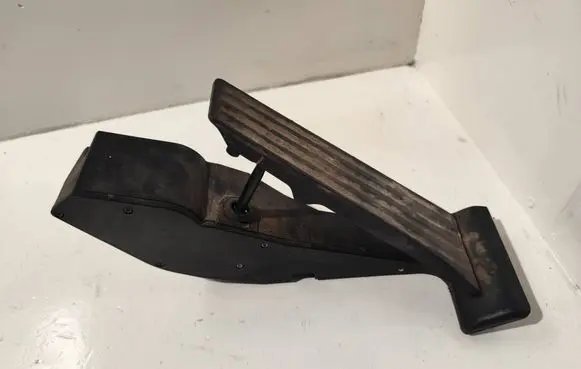 BMW X5 E53 Accelerator throttle pedal 6753518 25916010 220701