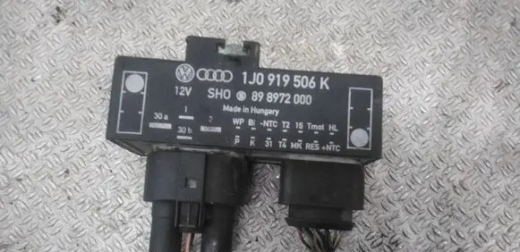 Coolant fan relay