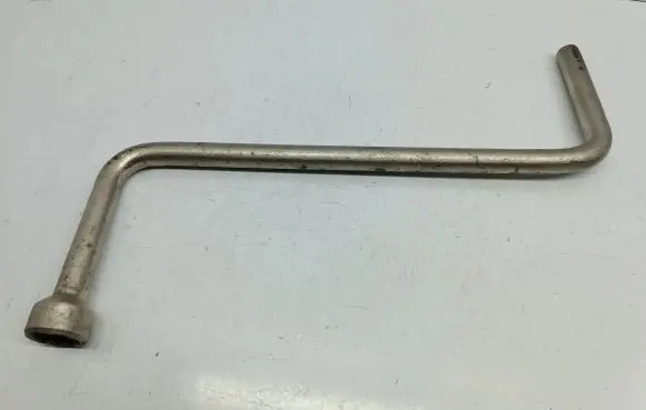 BMW 7 E65 E66 Wheel nut wrench 6758731 71126758731