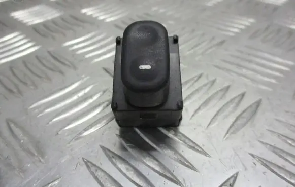 Nissan Almera Tino Quarter vent window switch 