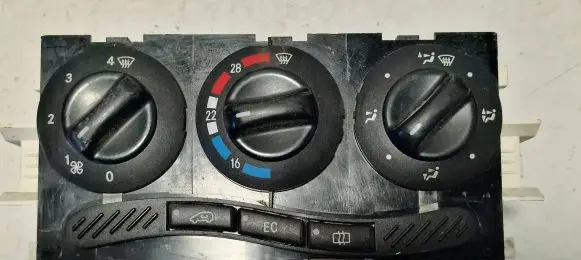 Mercedes-Benz A W168 Climate control unit 1688300485 K113198