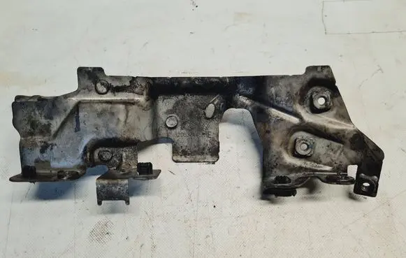 Other engine bay part