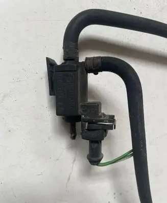 Volvo V70 Turbo solenoid valve 72224001 1275924 99T036