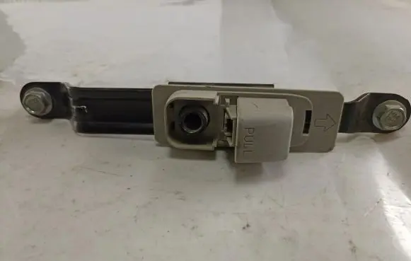 Suzuki Grand Vitara II Seat belt height adjuster BHC560057T