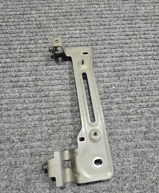 Audi Q7 4M Fender mounting bracket 4M0821432