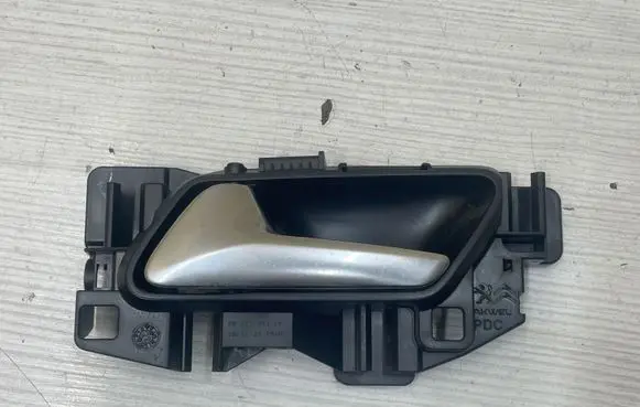 Peugeot 2008 II Front door interior handle 98201553