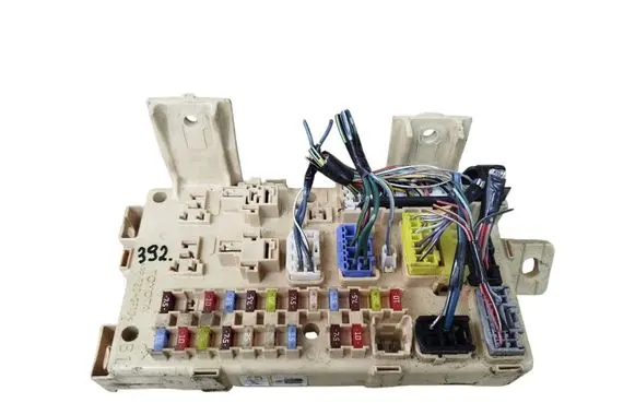 Toyota Avensis T250 Fuse box set 82641CA010F
