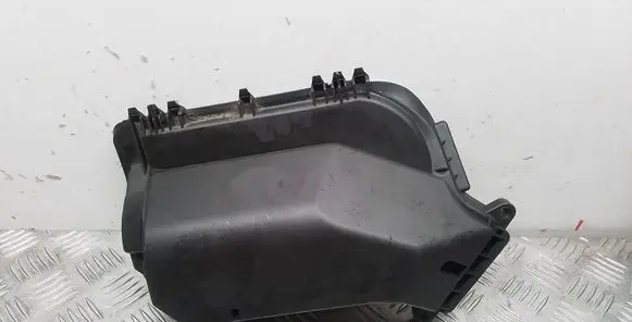 Porsche Macan (95B) Air filter box cover 95B907613