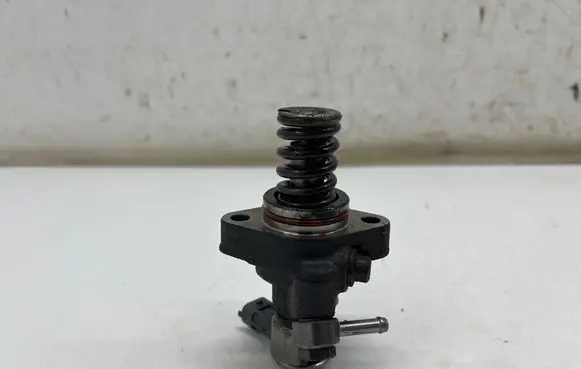 Opel Insignia B Fuel injection high pressure pump 55513149