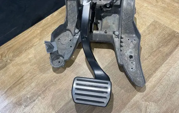 Porsche Cayenne (9PA) Brake pedal 7L0723031H 0538686