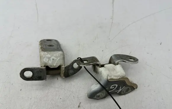 Toyota Yaris Rear door hinge set 