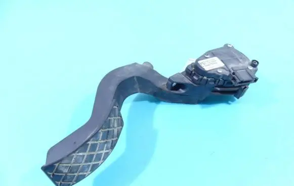 Volkswagen PASSAT B5.5 Accelerator throttle pedal 8D1721523F IMPRK1345859