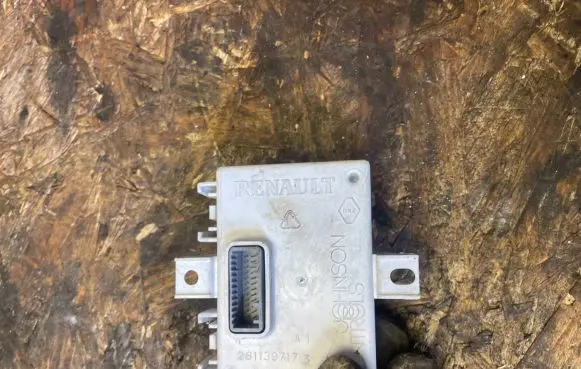 Renault Clio IV Other control units/modules 283467680R NS5634836800