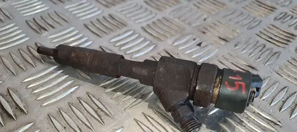 Opel Vivaro Fuel injector 0445110021