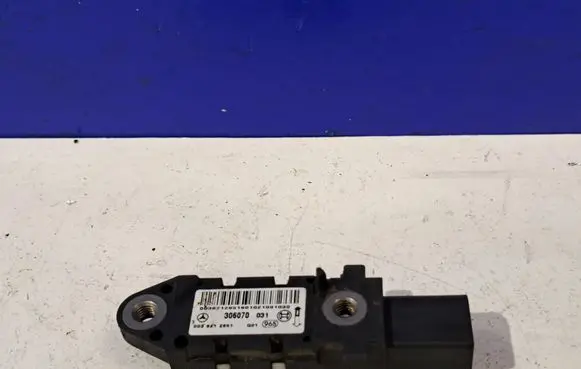 Mercedes-Benz E W211 Airbag deployment crash/impact sensor 0038212851