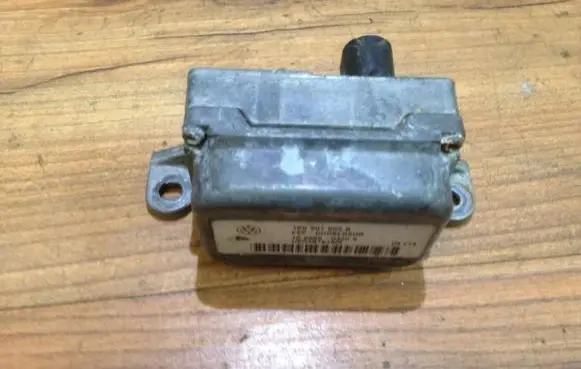 Volkswagen Golf V ESP acceleration yaw rate sensor 1k0907655b 100985-03204