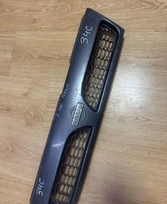 Nissan Sunny Front bumper upper radiator grill 6231273R00