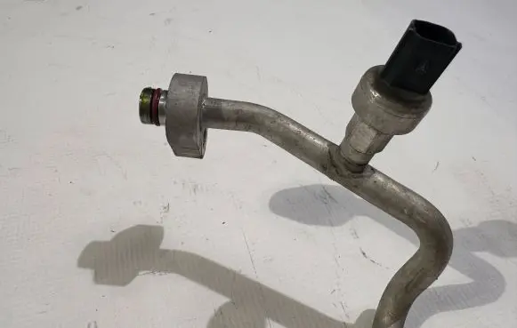 Ford Flex Air conditioning (A/C) pipe/hose DE93-19972