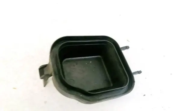 Ford Focus Headlight/headlamp dust cover 0374D