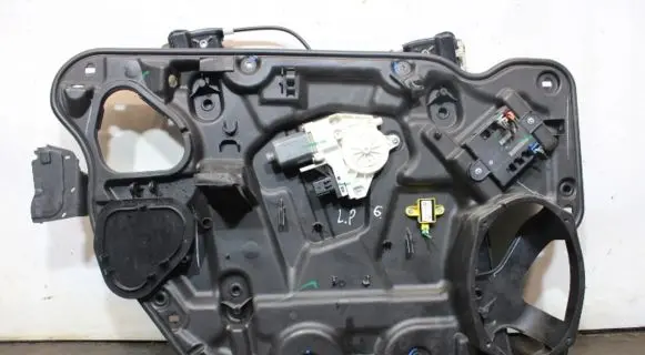 Dodge Journey Front window lifting mechanism without motor