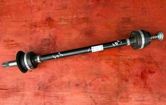BMW X3 G01 Rear driveshaft 8679939