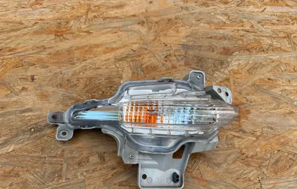 Mazda 3 III Front indicator light B63C51350