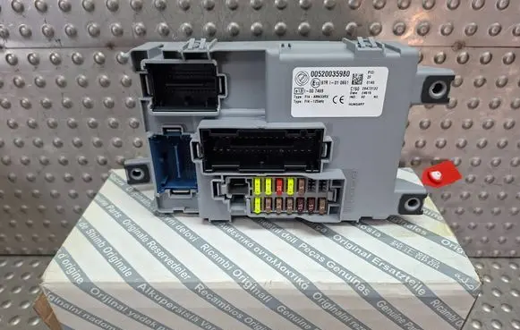 Fiat Punto Evo Fuse box set S26340068 00520035980