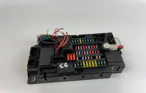 Mini Cooper Countryman R60 Fuel pump relay 9812535 504912F03 0100900923