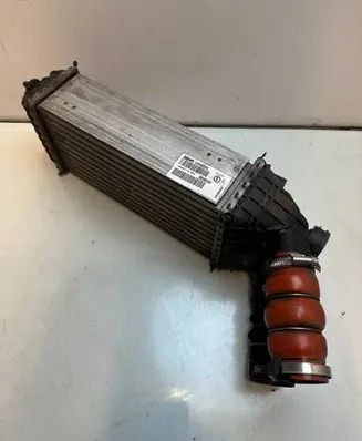 Peugeot 208 Intercooler radiator CV448004 9803900780 0616739