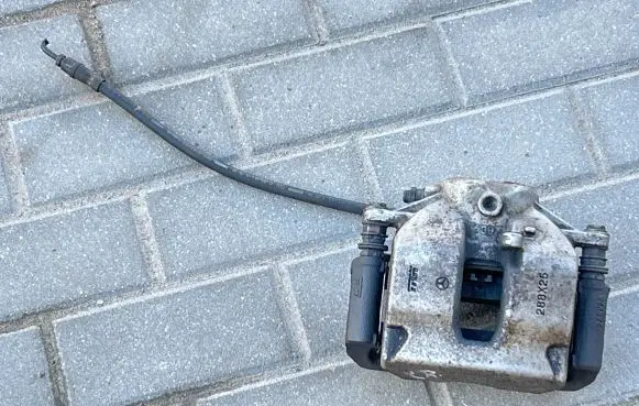 Mercedes-Benz C W204 Front brake caliper A2044212181 288X25