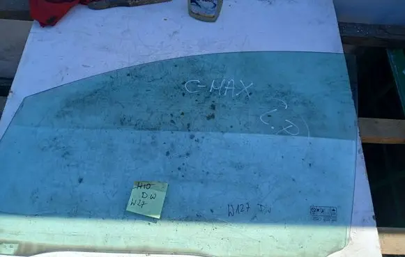 Ford Focus C-MAX Front door window glass four-door 