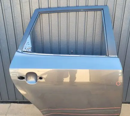 KIA Ceed Rear door
