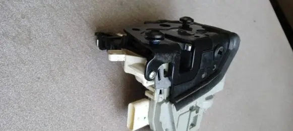 Audi Q3 8U Rear door lock 8K0839015E