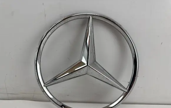 Mercedes-Benz EQC Manufacturer badge logo/emblem A0008175302