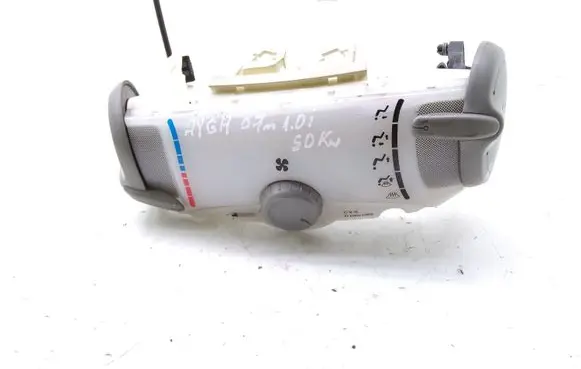 Toyota Aygo AB10 Climate control unit 559000H010 69617003Q