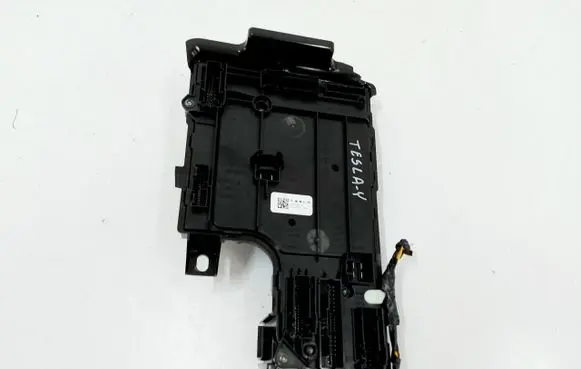 Tesla Model Y Comfort/convenience module 1657648-02-A