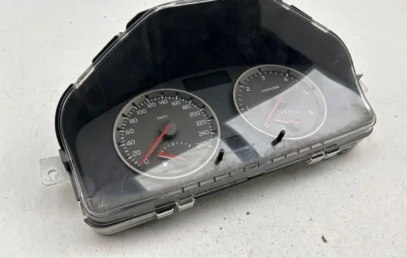 Volvo S40 Speedometer (instrument cluster) 8697035