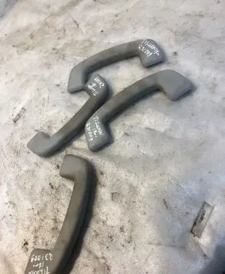 Volkswagen Tiguan A set of handles for the ceiling 