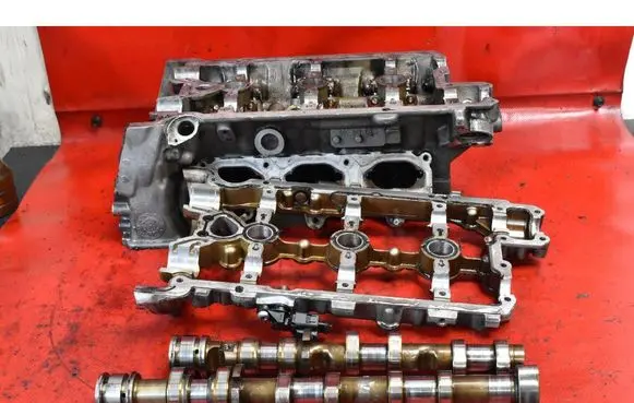 Audi A4 S4 B7 8E 8H Engine head 06E103373E