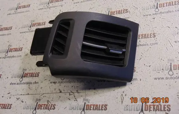 Toyota Prius (XW30) Dashboard side air vent grill/cover trim 5565047120